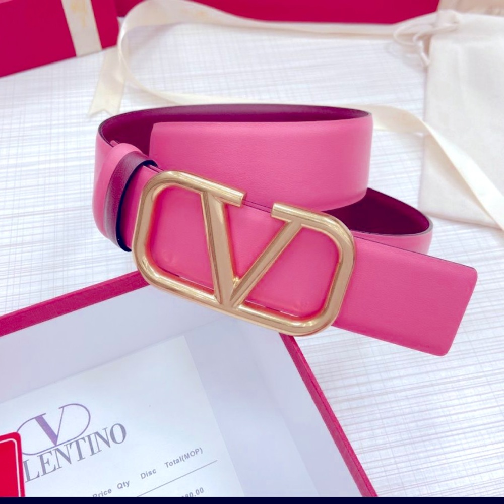 NIB REVERSIBLE VLOGO SIGNATURE BELT IN GLOSSY CALFSKIN 70 CM. **COPY**